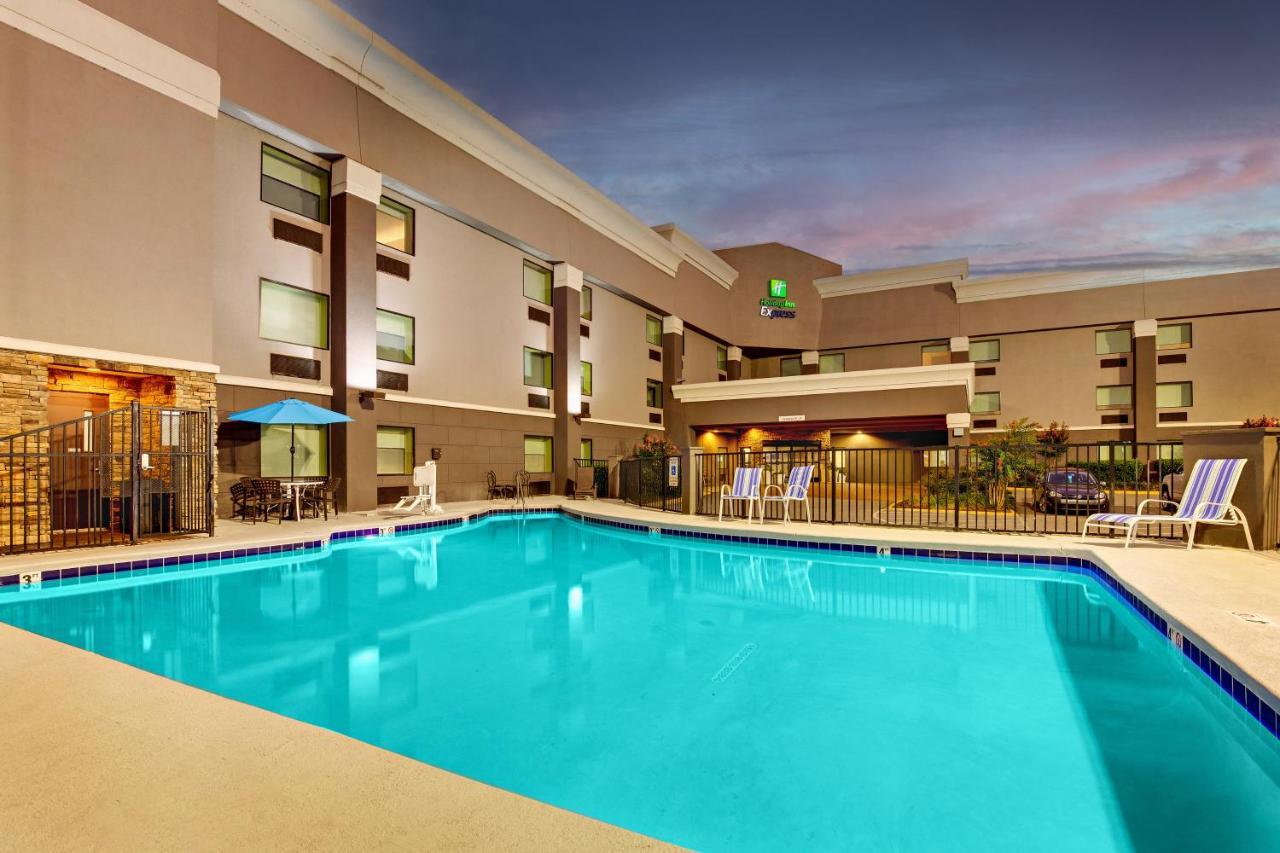 Holiday Inn Express Nashville W-I40 By Ihg Eksteriør bilde